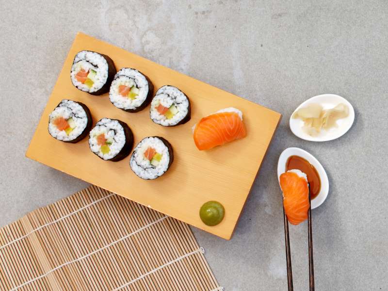 Sushi mit Lachs