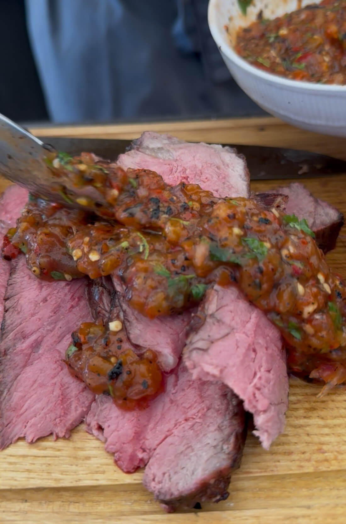 Tomahawk mit Salsa Roja