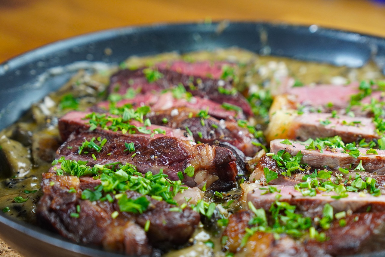 Waldpilzrahmsauce mit Ribeye Steak