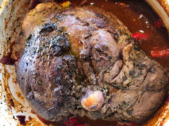 Geschmorte Lammkeule