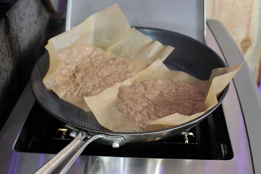 Smashed Biru Wagyu Burger aus der Pfanne