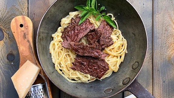 Flap Steak mit Spaghetti in Käse-Sahne Soße