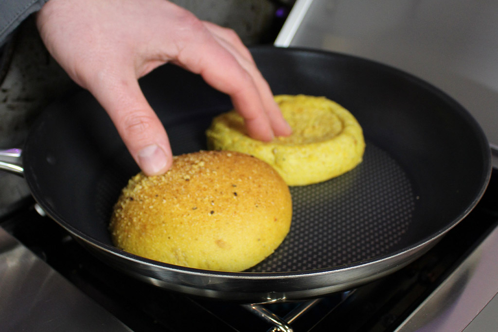 Smashed Biru Wagyu Burger aus der Pfanne