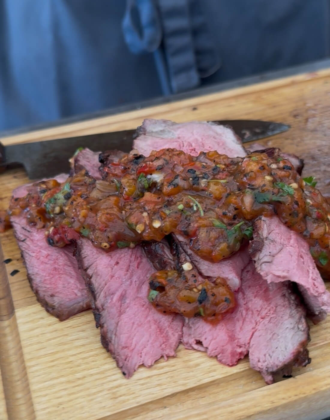 Tomahawk mit Salsa Roja