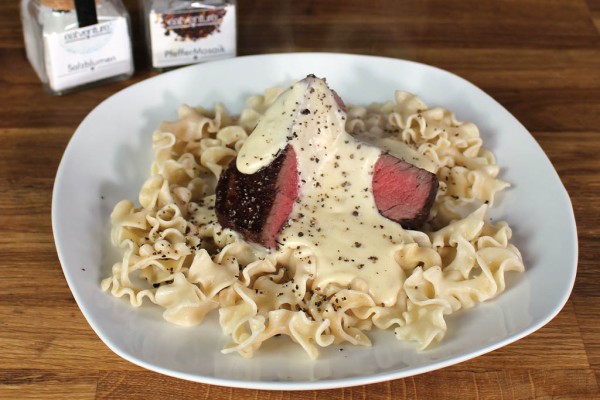 1-Filet-mit-Gorgonzolasauce-und-Pasta-Kopie